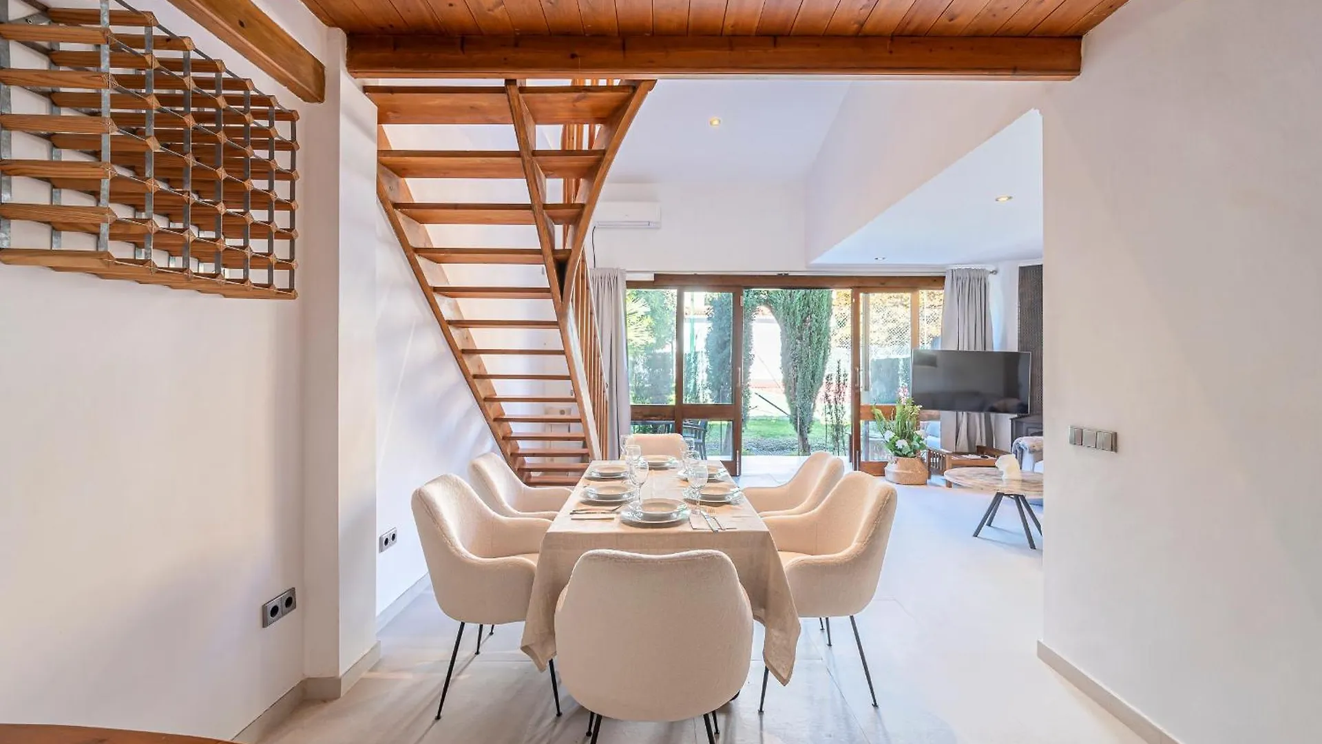 Loft En Milla De Oro contacts